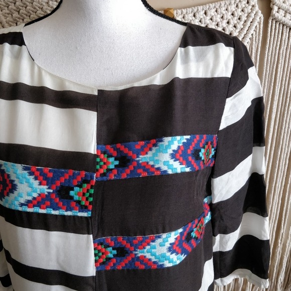 3/$20 Anthropologie Floreat Black White Striped Embroidered Fringe Top XS - Picture 2 of 8